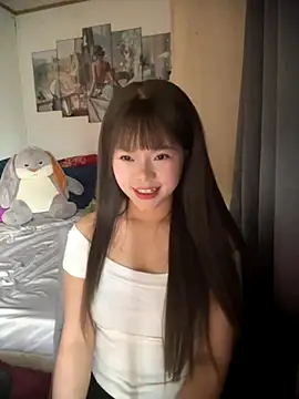 SarahBeii online show from 10/19/25, 03:09