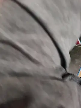 Snapshot of Deshi_hot_boy chatting on 09/09/25, 04:33 Deshi hot boy online show from 09/09/25, 04:33