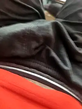 Snapshot of Deshi_hot_boy chatting on 10/02/25, 05:11 Deshi hot boy online show from 10/02/25, 05:11