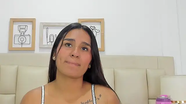 Snapshot of EbonyLudovica chatting on 10/28/25, 03:29 EbonyLudovica online show from 10/28/25, 03:29