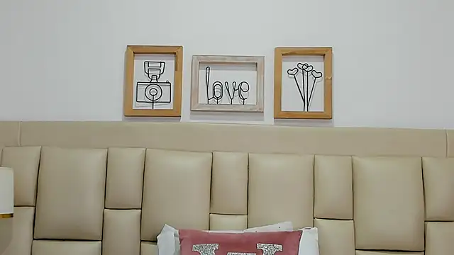 Snapshot of EbonyLudovica chatting on 11/27/25, 03:18 EbonyLudovica online show from 11/27/25, 03:18