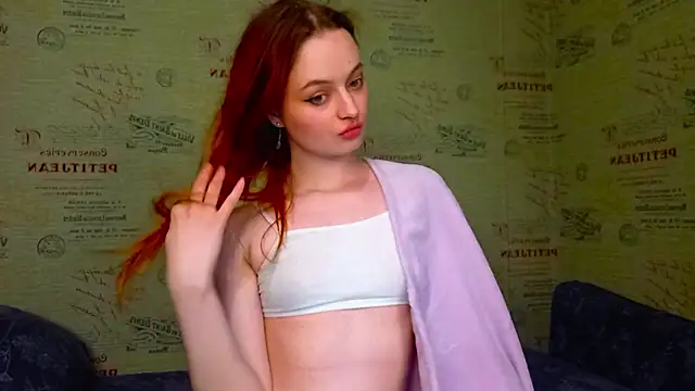 Snapshot of emi_less chatting on 02/12/26, 10:20 emi less online show from 02/12/26, 10:20