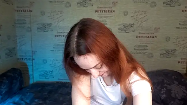 Snapshot of emi_less chatting on 01/14/26, 08:45 emi less online show from 01/14/26, 08:45