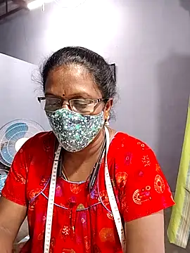 umashreetamil online show from 11/18/25, 08:28