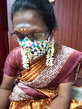 Snapshot of umashreetamil chatting on 06/27/26, 03:07 umashreetamil online show from 06/27/26, 03:07