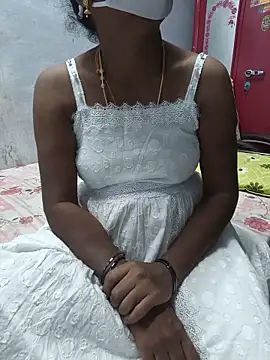 Snapshot of umashreetamil chatting on 06/11/26, 11:13 umashreetamil online show from 06/11/26, 11:13
