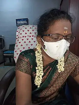 Snapshot of umashreetamil chatting on 05/20/26, 02:25 umashreetamil online show from 05/20/26, 02:25