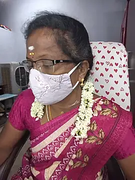 Snapshot of umashreetamil chatting on 05/18/26, 02:44 umashreetamil online show from 05/18/26, 02:44