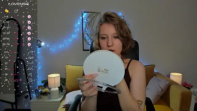 Hailey Foxy online show from 09/26/25, 08:54