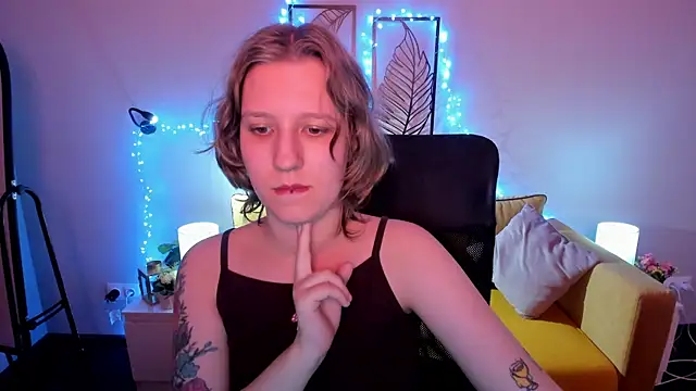 Hailey Foxy online show from 10/15/25, 08:55