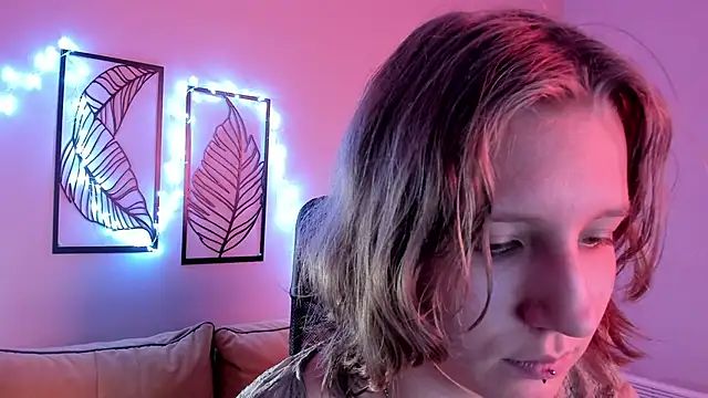 Hailey Foxy online show from 11/12/25, 09:24