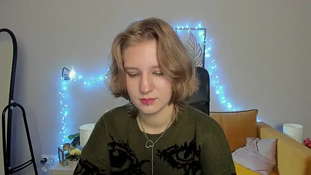 Hailey Foxy online show from 10/01/25, 08:52