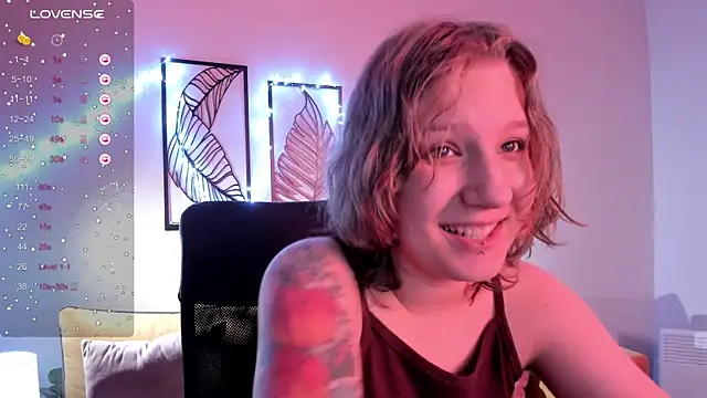 Hailey Foxy online show from 11/02/25, 08:52