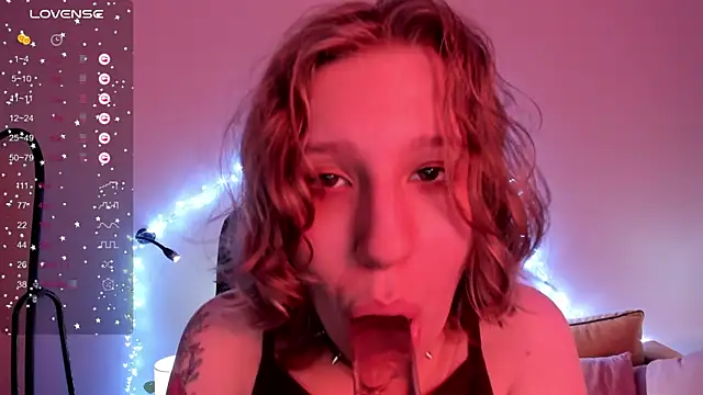 Hailey Foxy online show from 10/31/25, 09:28