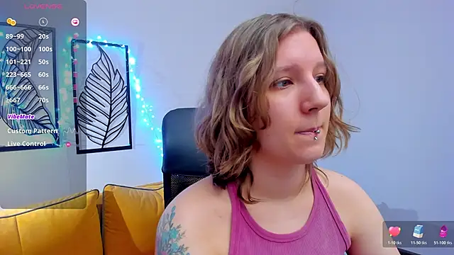 Hailey Foxy online show from 12/23/25, 09:52