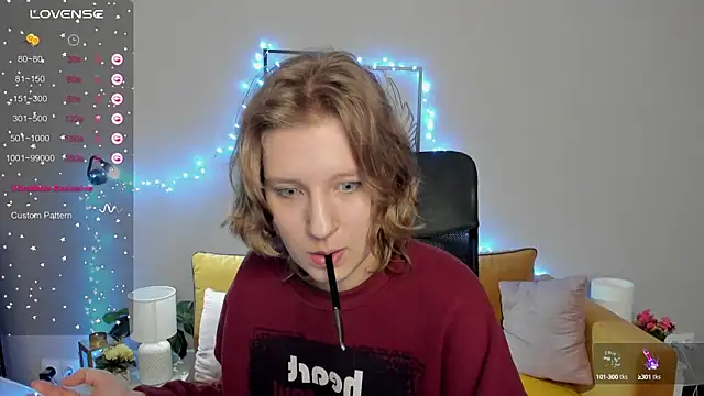 Hailey Foxy online show from 10/04/25, 08:49