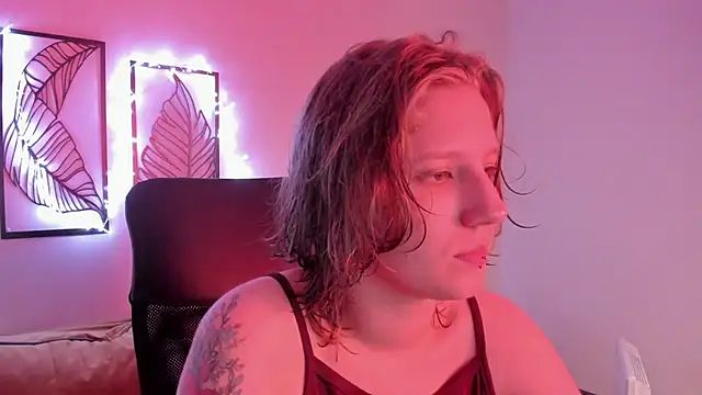 Hailey Foxy online show from 11/16/25, 09:03