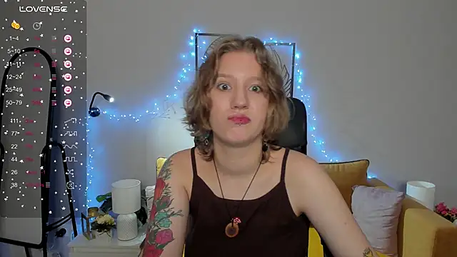 Hailey Foxy online show from 09/25/25, 08:53