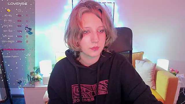 Hailey Foxy online show from 10/10/25, 08:48