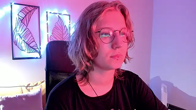 Hailey Foxy online show from 11/17/25, 09:02