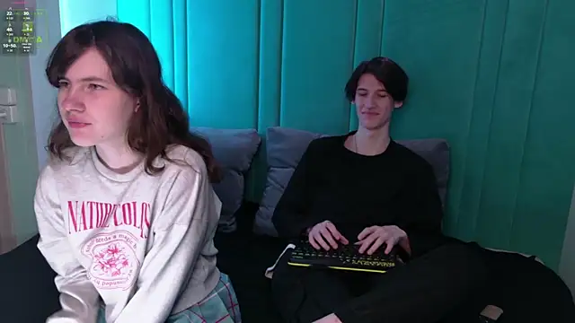 Snapshot of ViviaraNGendy chatting on 09/14/25, 10:26 ViviaraNGendy online show from 09/14/25, 10:26