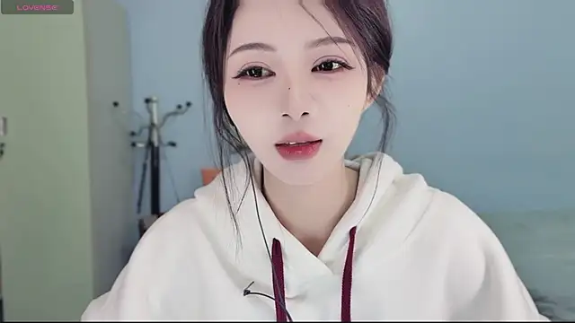 Sue101010 online show from 11/21/25, 07:02