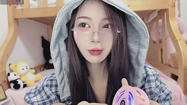 Sue101010 online show from 10/12/25, 01:01