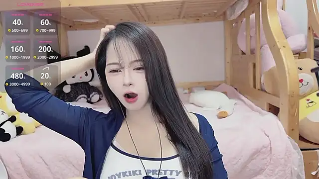 Sue101010 online show from 10/11/25, 11:22