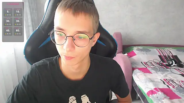 glasses cat online show from 11/30/25, 10:05