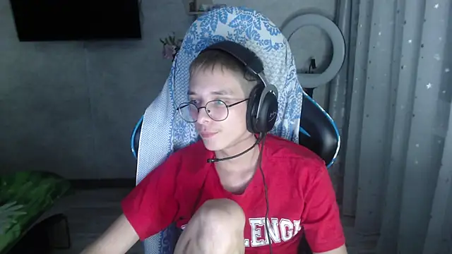 glasses cat online show from 02/28/26, 07:35