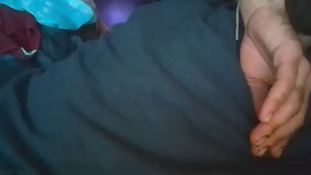 hungspundick1 online show from 11/04/25, 11:47