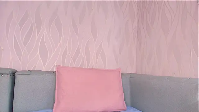 mia scot online show from 10/09/25, 01:44