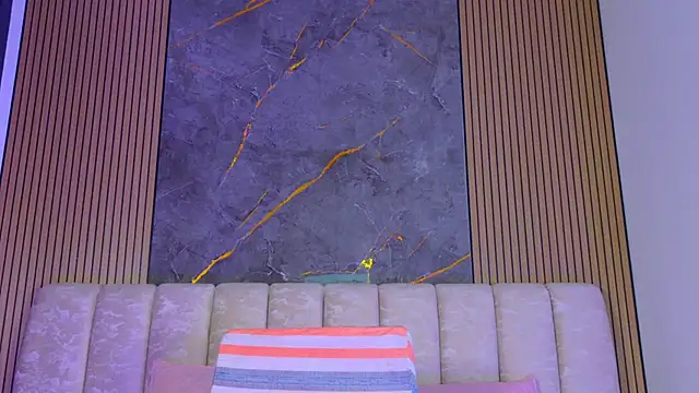 mia scot online show from 12/19/25, 11:56