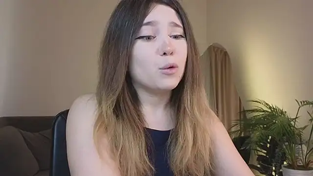 Lina Glow online show from 05/05/26, 06:49