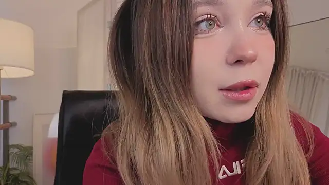 Snapshot of Lina_Glow chatting on 02/12/26, 06:57 Lina Glow online show from 02/12/26, 06:57