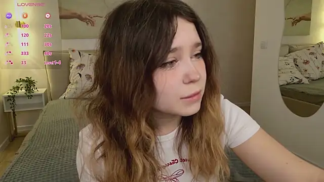 Snapshot of Lina_Glow chatting on 04/03/26, 06:53 Lina Glow online show from 04/03/26, 06:53