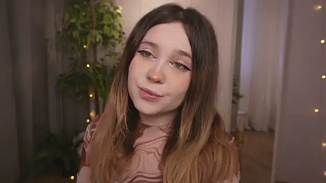 Snapshot of Lina_Glow chatting on 03/20/26, 06:58 Lina Glow online show from 03/20/26, 06:58