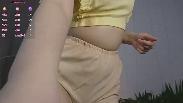 Lina Glow online show from 04/19/26, 06:47