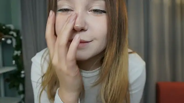 Snapshot of Lina_Glow chatting on 01/16/26, 06:50 Lina Glow online show from 01/16/26, 06:50