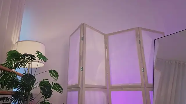 Snapshot of Lina_Glow chatting on 02/23/26, 06:47 Lina Glow online show from 02/23/26, 06:47