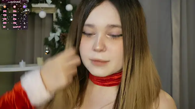 Snapshot of Lina_Glow chatting on 12/23/25, 06:56 Lina Glow online show from 12/23/25, 06:56