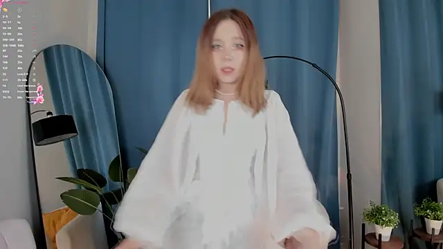 Snapshot of Lina_Glow chatting on 09/09/25, 06:34 Lina Glow online show from 09/09/25, 06:34