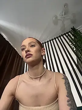 LittleFox    online show from 03/27/26, 06:44