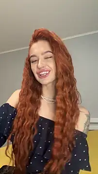 LittleFox    online show from 11/27/25, 07:42