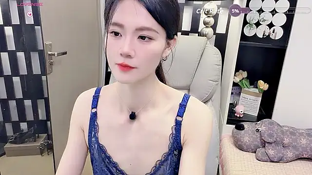 Snapshot of Yueyue-MM chatting on 06/03/26, 02:33 Yueyue-MM online show from 06/03/26, 02:33