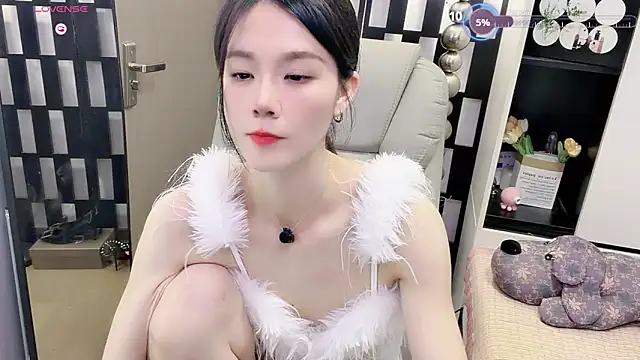 Snapshot of Yueyue-MM chatting on 06/20/26, 02:22 Yueyue-MM online show from 06/20/26, 02:22