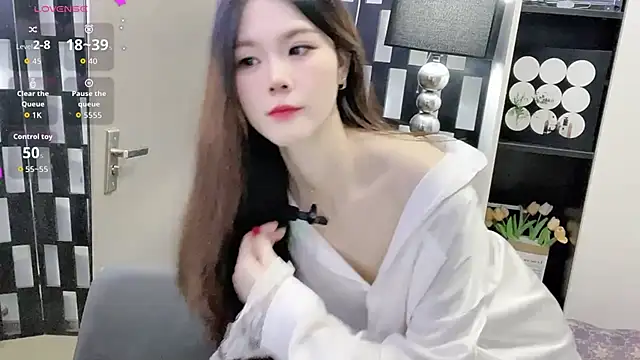 Yueyue-MM online show from 10/11/25, 12:11