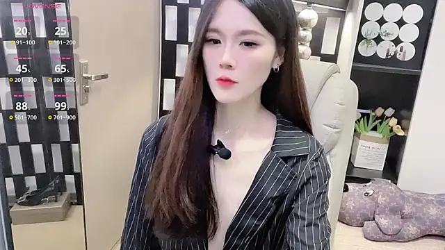 Yueyue-MM online show from 11/28/25, 02:06