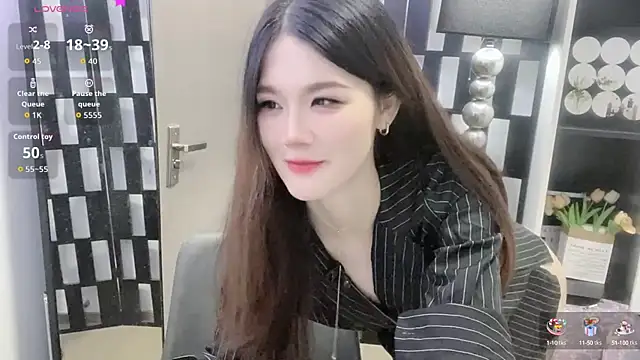 Yueyue-MM online show from 10/08/25, 12:01