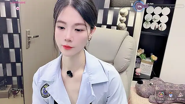 Snapshot of Yueyue-MM chatting on 06/11/26, 01:49 Yueyue-MM online show from 06/11/26, 01:49